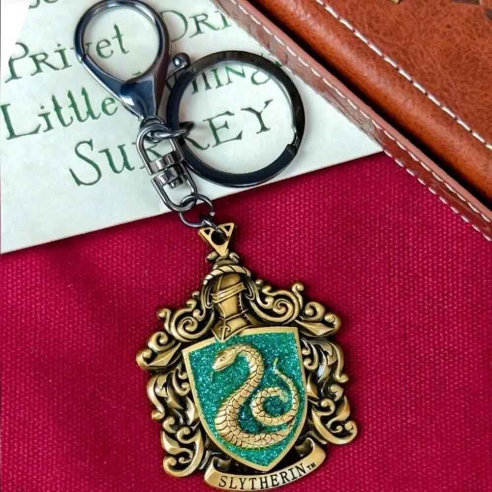 Harry Potter Slithering Keychain - Picture 5 of 5
